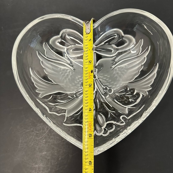 GORHAM CRYSTAL, Holiday Traditions Collection, Heart Dish Cardinal Holiday - Picture 5 of 16